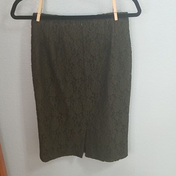 Ann Taylor green lace skirt - Picture 6 of 9